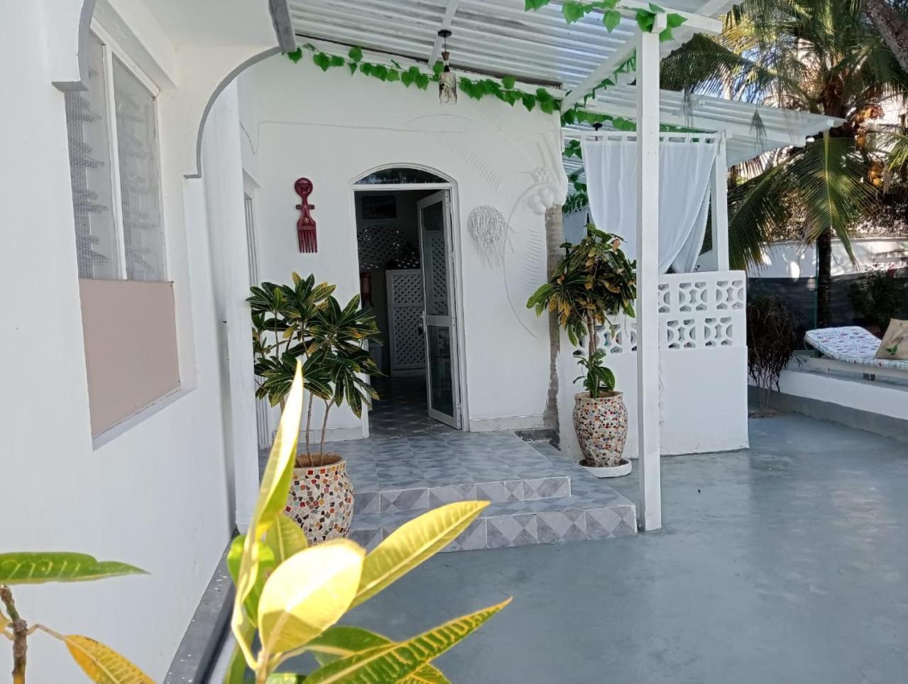 Nyumba Tulivu Apartment Watamu Luaran gambar